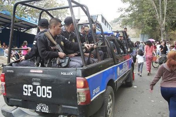 Restringen visitas al sector 11 del Preventivo de la zona 18. (Foto Prensa Libre: Álvaro Interiano)