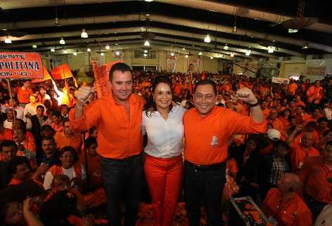 Roxana Baldetti,  elegida como secretaria general, es acompañada por Alejandro Sinibaldi y Mauricio López Bonilla, como secretarios adjuntos 1 y 2.
