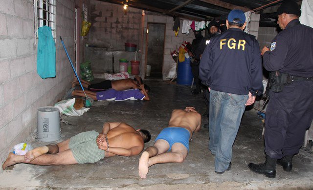 Las fuerzas de seguridad de El Salvador y Guatemala esperan frenar con operativos el paso de pandilleros hacia los países. (Foto Prensa Libre: PNC_SV)