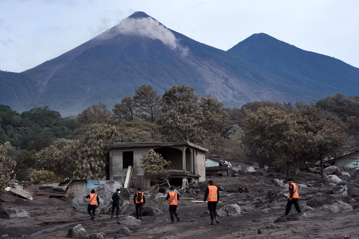 San Miguel Los Lotes, El Rodeo, Escuintla, pasó de ser un pueblo pintoresco a un pueblo fantasma, debido a la erupción del Volcán de Fuego. (Foto Prensa Libre: AFP)