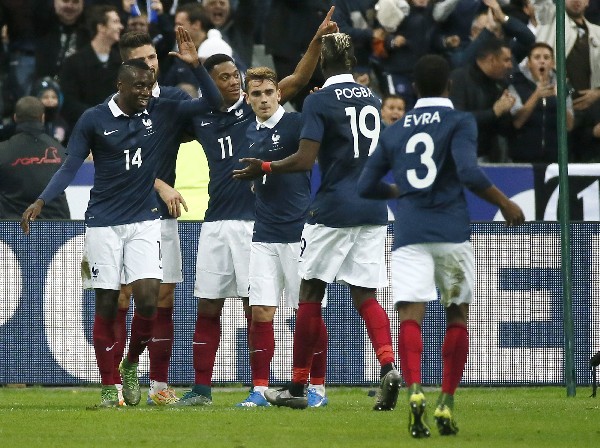 Francia superó al campeón del Mundo Alemania en partido de preparación. (Foto Prensa Libre: AFP)