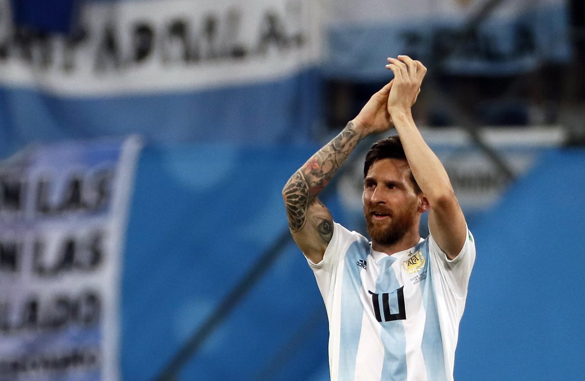 Messi anotó el primer gol del partido y encaminó a su Selección hacia un triunfo histórico en la Copa del Mundo. (Foto Prensa Libre: EFE)