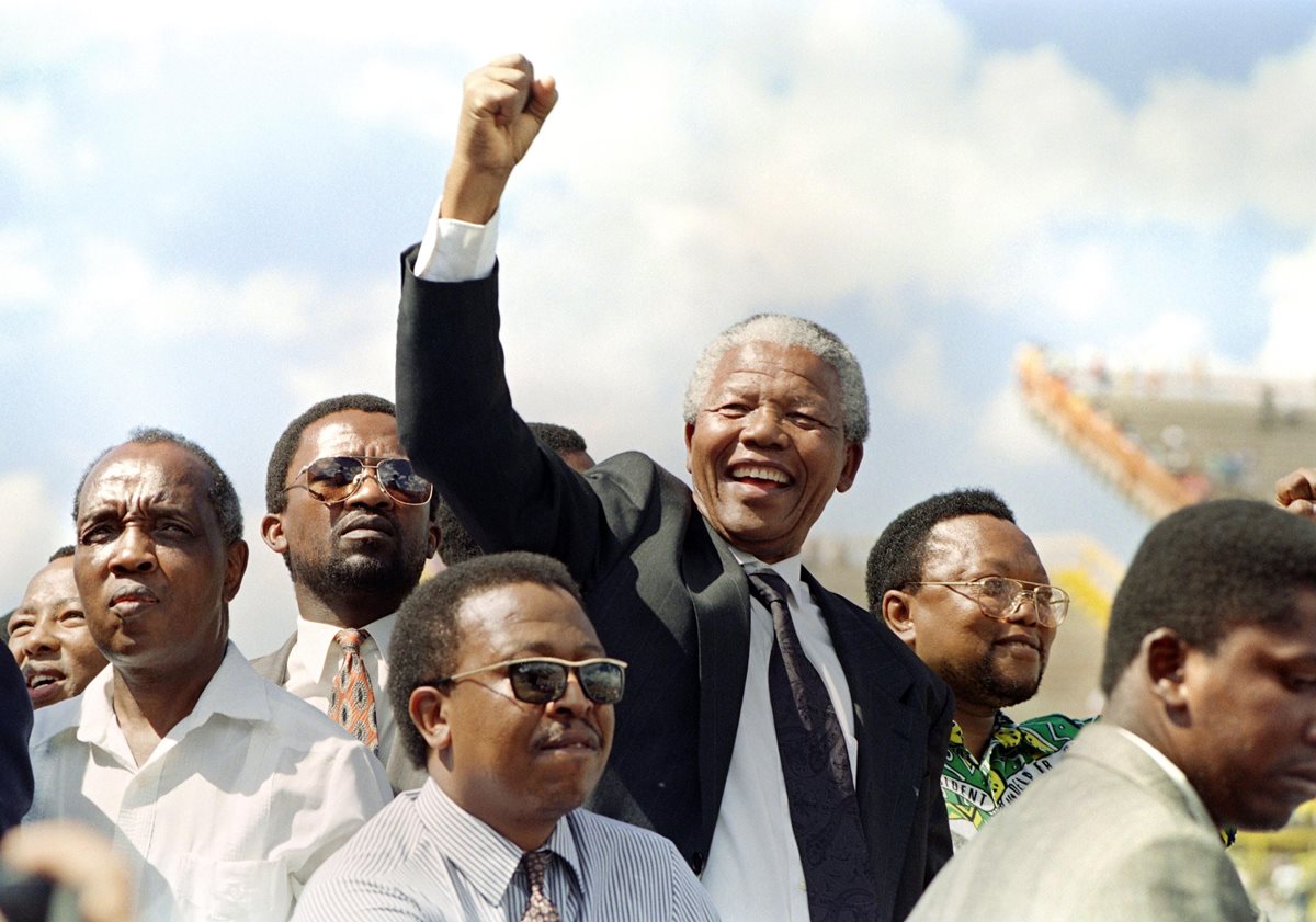 1994: Mandela es electo Presidente de Sudáfrica