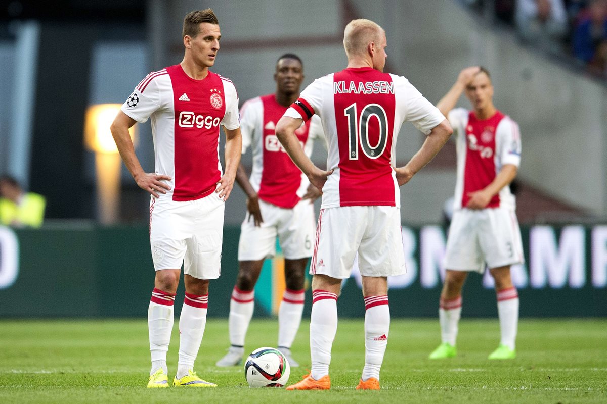 El Ajax se despidió prematuramente de la máxima competición europea. (Foto Prensa Libre: AFP)