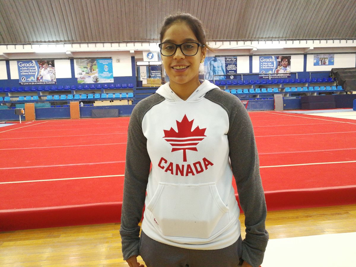 Ana Sofía Gómez disfruta de su nueva etapa como entrenadora de gimnasia. (Foto Prensa Libre: Francisco Sánchez)