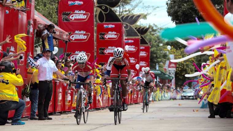 Alder Torres en el cierre de la etapa. (Foto Prensa Libre: Norvin Mendoza)
