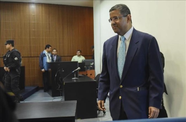Tribunal salvadoreño anula el cargo de blanqueo y prisión a Francisco Flores. (Foto Prensa Libre: EFE)