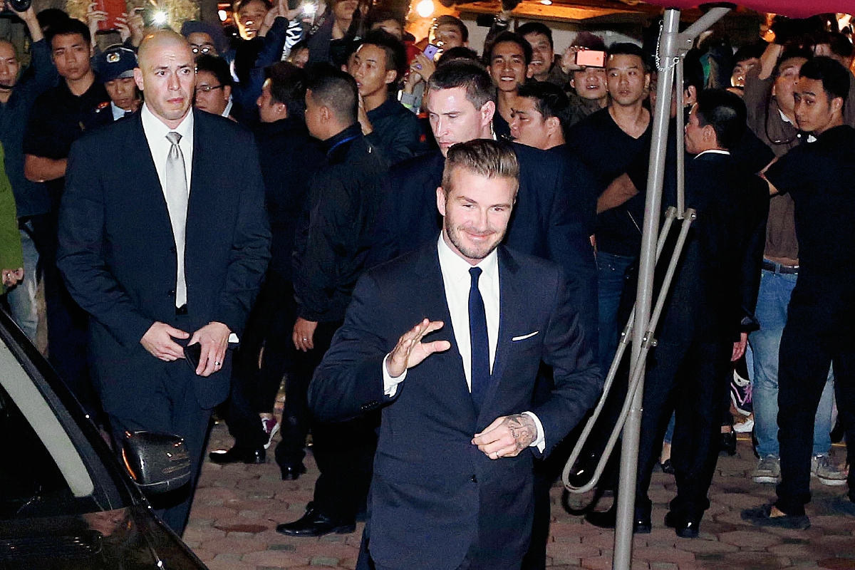 El británico David Beckham futbolista del Real Madrid del 2003 al 2007, manifestó sentirse triste por la salida de Ancelotti. (Foto Prensa Libre: AFP)