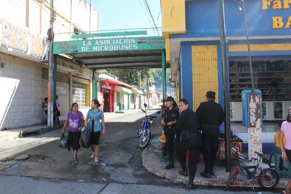 Los transportistas señalan que la Policía conoce a los extorsionistas pero no los captura. (Foto Prensa Libre: Oswaldo Cardona)<br _mce_bogus="1"/>