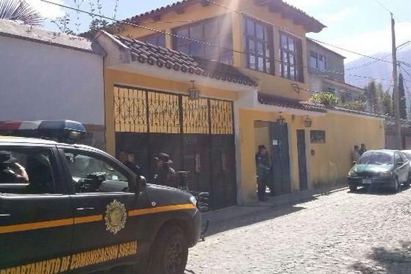 Los detenidos quedaron a dispiosición del Juzgado de Menores en conflicto con la Ley Penal de Sacatepéquez. (Foto Prensa Libre: Renato Melgar).