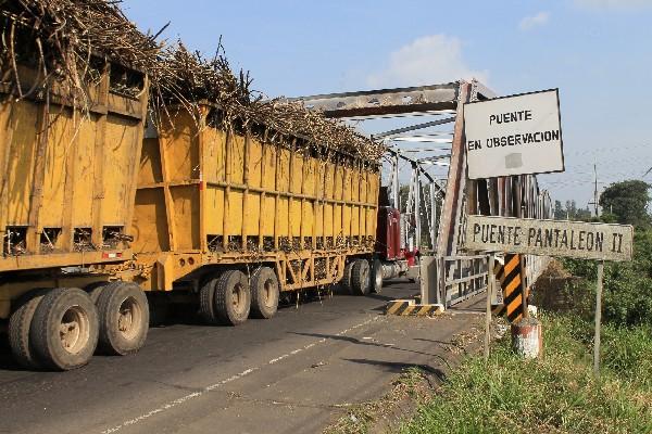 Transporte daña  infraestructura.
