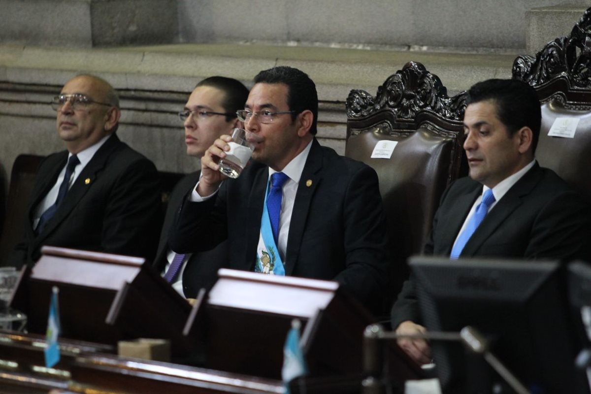 El presidente Jimmy Morales ha sido beneficiado con Q450 mil por un bono de responsabilidad otorgado desde hace nueve meses. (Foto Prensa Libre: Érick Ávila)