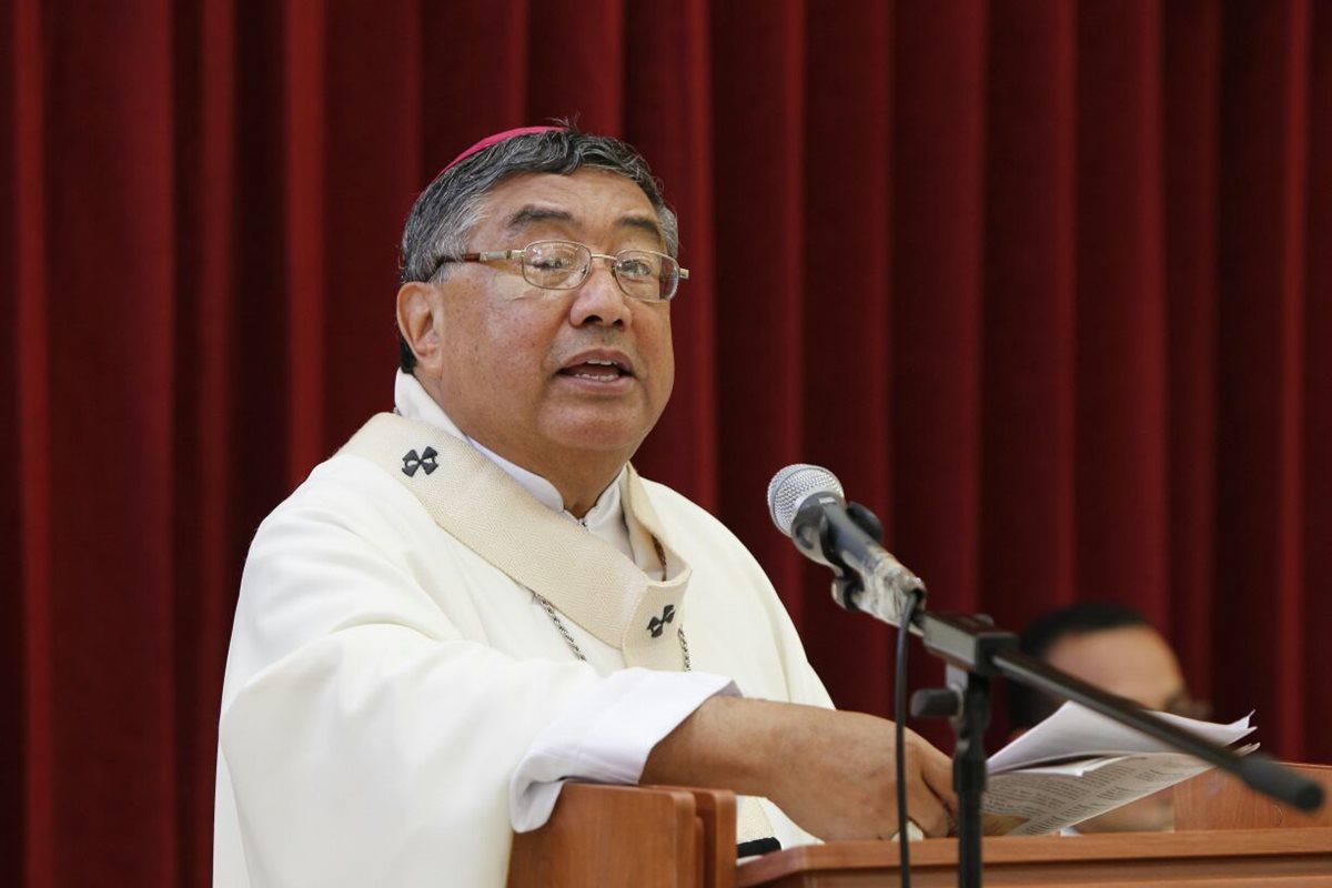 Monseñor Oscar Vian durante la homilía de este domingo. (Foto Prensa Libre: Paulo Raquec)
