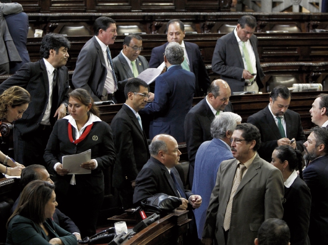 La semana pasada, el Congreso, a petición de la diputada María Eugenia Tabush Pascual, quien preside la Comisión de Economía, se intentó que el pleno conociera la iniciativa, pero esto fracasó. (Foto Prensa Libre:Paulo Raquec)