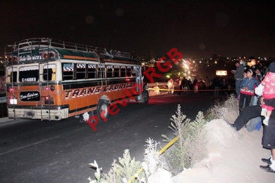 Un ataque a un bus en Xelajú dejó un piloto muerto la semana pasada, por lo que empresarios entraron en paro hoy. (Foto Prensa Lilbre: Carlos Ventura)