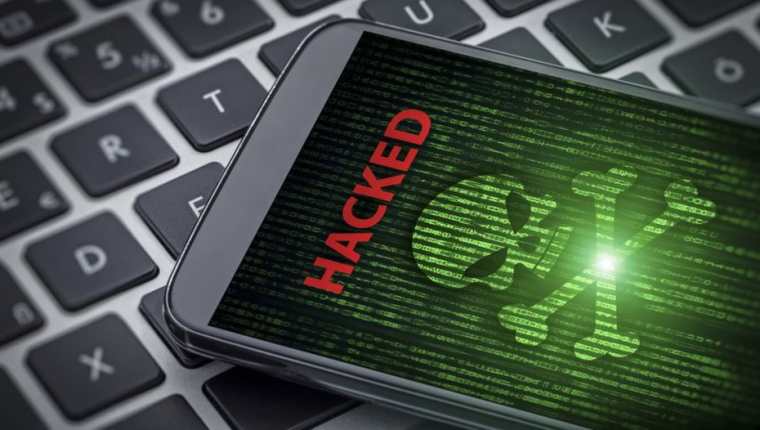 Se han reportado casos de hackers que llaman a las operadoras para hacerse pasar por el usuario del número que robaron.GETTY IMAGES