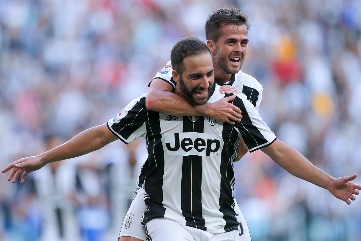 Gonzalo Higuaín festeja después de anotar para la Juventus. (Foto Prensa Libre: AFP)