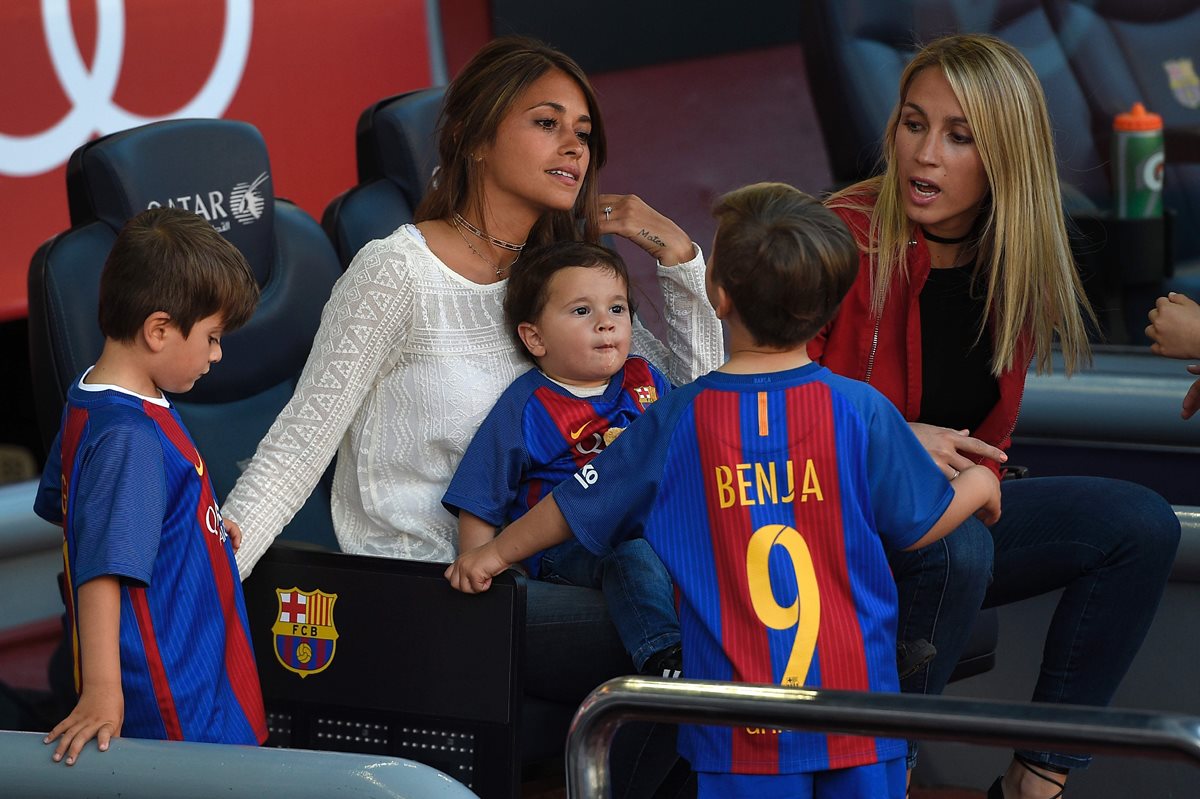 Antonella observó desde el palco del Camp Nou el partido contra el Villarreal. (Foto Prensa Libre: AFP)