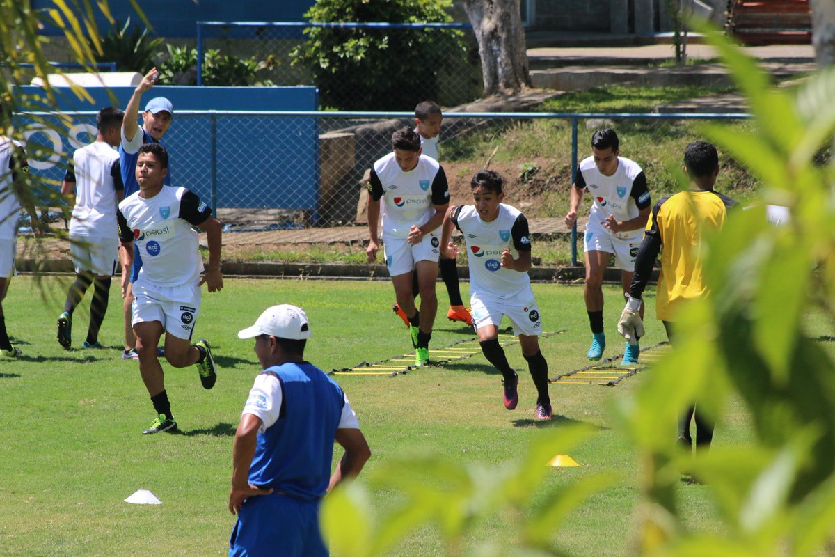 Los jugadores de la Selección de Guatemala Sub 20 se entrenan. (Foto Prensa Libre: Fedefut)