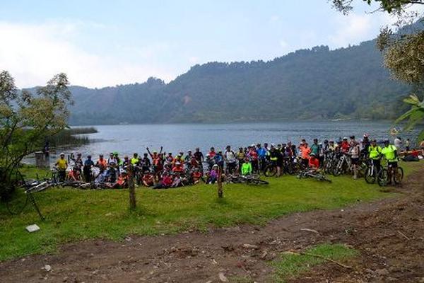 Grupos como El club del abuelo promueven viajes urbanos como para la provincia (Foto Prensalibre: cortesía Luis Francisco García, Club del Abuelo)<br _mce_bogus="1"/>