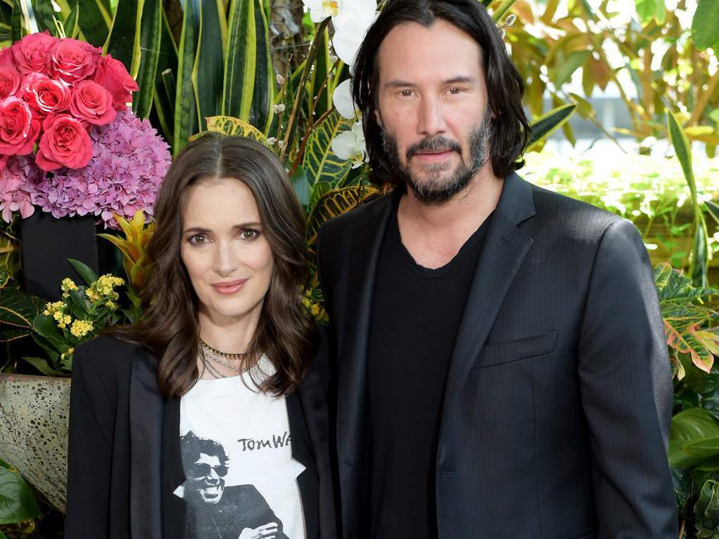 Winona Ryder y Keanu Reeves han despertado las dudas en su más reciente gira de medios cuando la actriz afirmó que se había casado con Reeves durante el rodaje de una película. (Foto Prensa Libre: AFP).