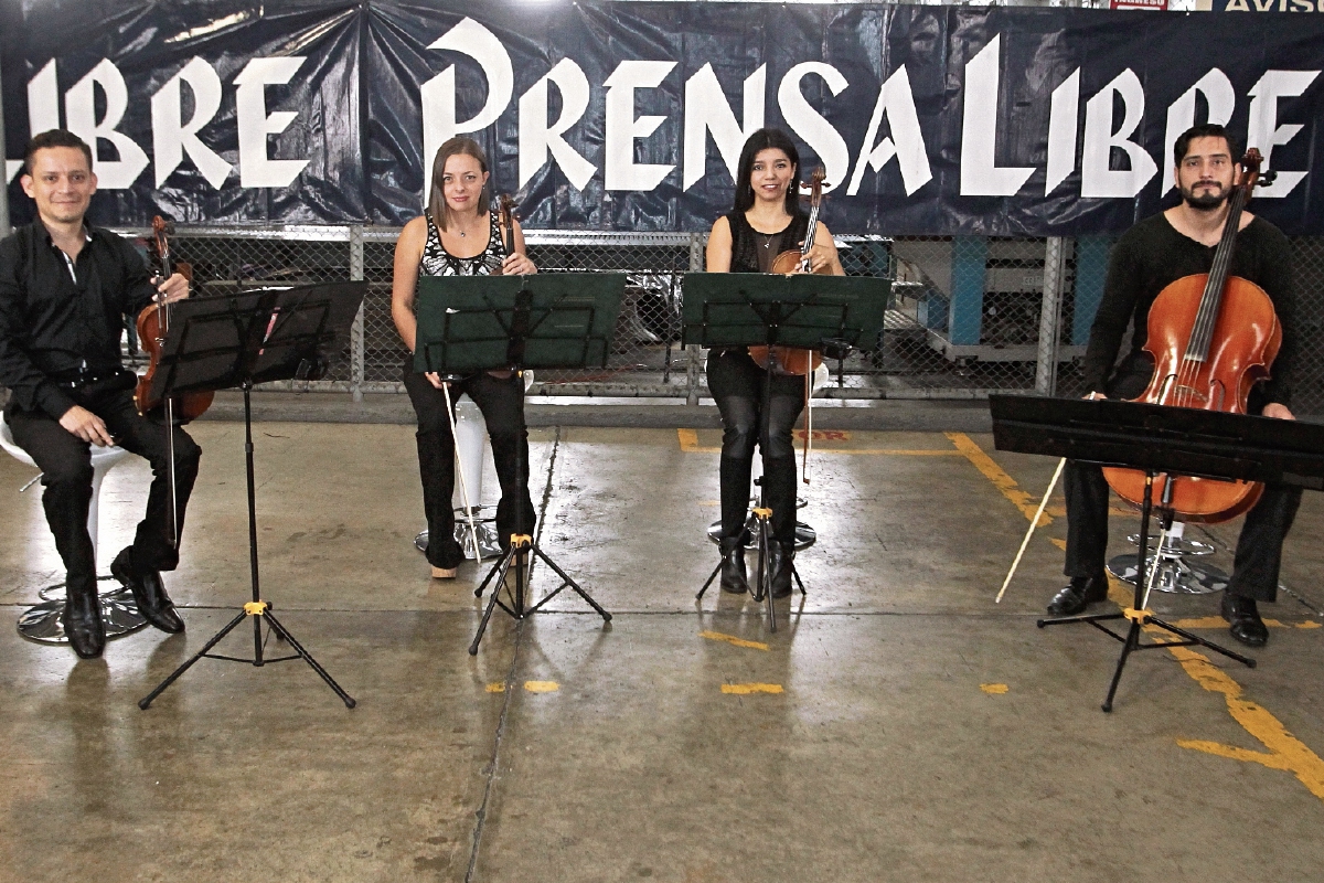 Álvaro Reyes, Rosario Vásquez, Iunuhé de Gandarias y Kenneth Vásquez integran el Cuarteto Asturias. (Foto Prensa Libre: Álvaro Interiano)