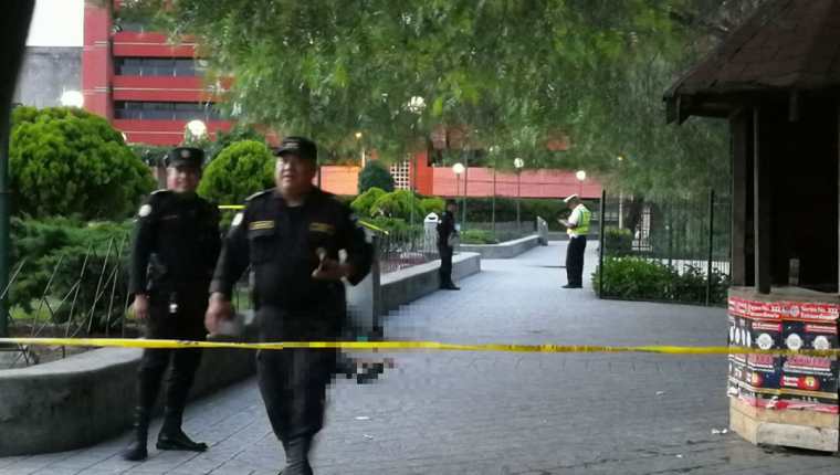 PNC cerró el parque, a la espera de los peritajes de la Fiscalía. (Foto Prensa Libre: Óscar Rivas)