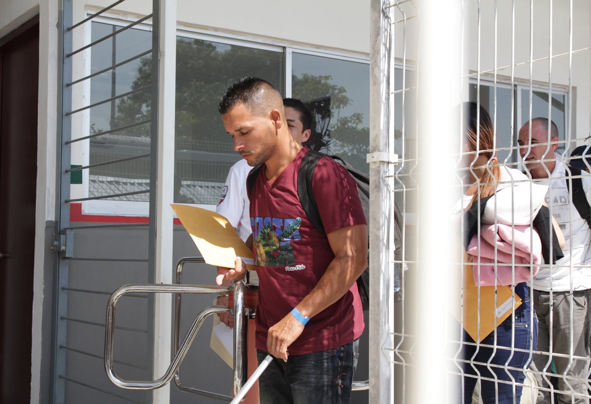 Migrantes cubanos durante su paso por México en su travesía hacia EE. UU. (Foto Prensa Libre: EFE).