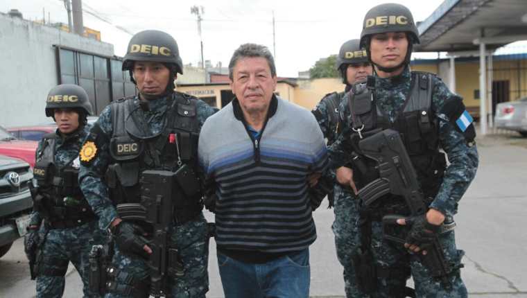 Excomandante de Bomberos Voluntarios es señalado de corrupción en compras de la entidad. (Foto Prensa Libre: Érick Ávila)