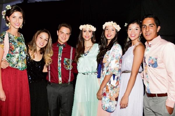 Modelos lucen atuendos diseñados por  María Isabel Arce (segunda, por la izquierda). (Foto Prensa Libre: Edwin Castro)<br _mce_bogus="1"/>