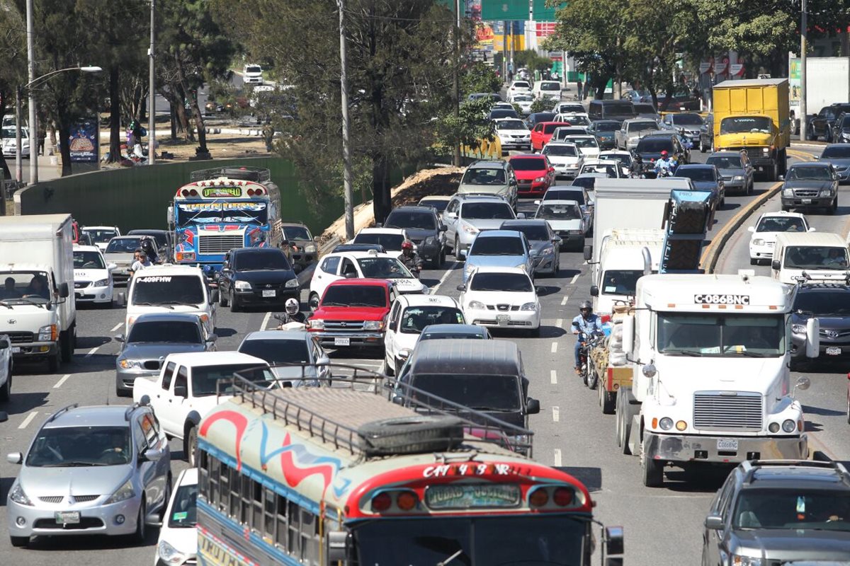 Se prevé tránsito complicado para este sábado. (Foto Prensa Libre: Erick Ávila)