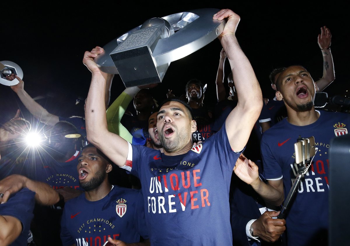 Falcao fue pilar fundamental para que su equipo el Mónaco conquistara el título de liga. (Foto Prensa Libre: EFE).