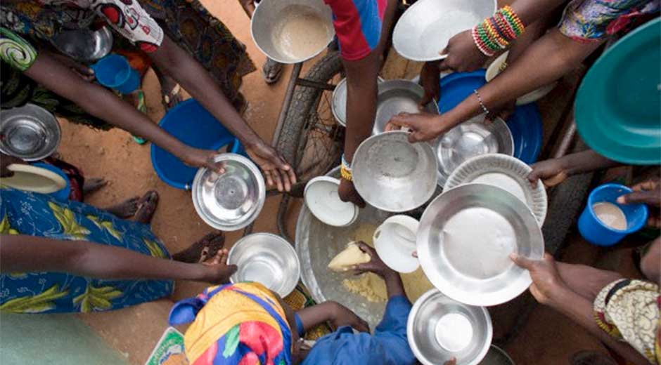 El hambre en las zonas rurales de África, Asia o Latinoamérica impacta en otras partes del mundo, como ocurre con la migración. (Foto Prensa Libre: Agencia EFE)