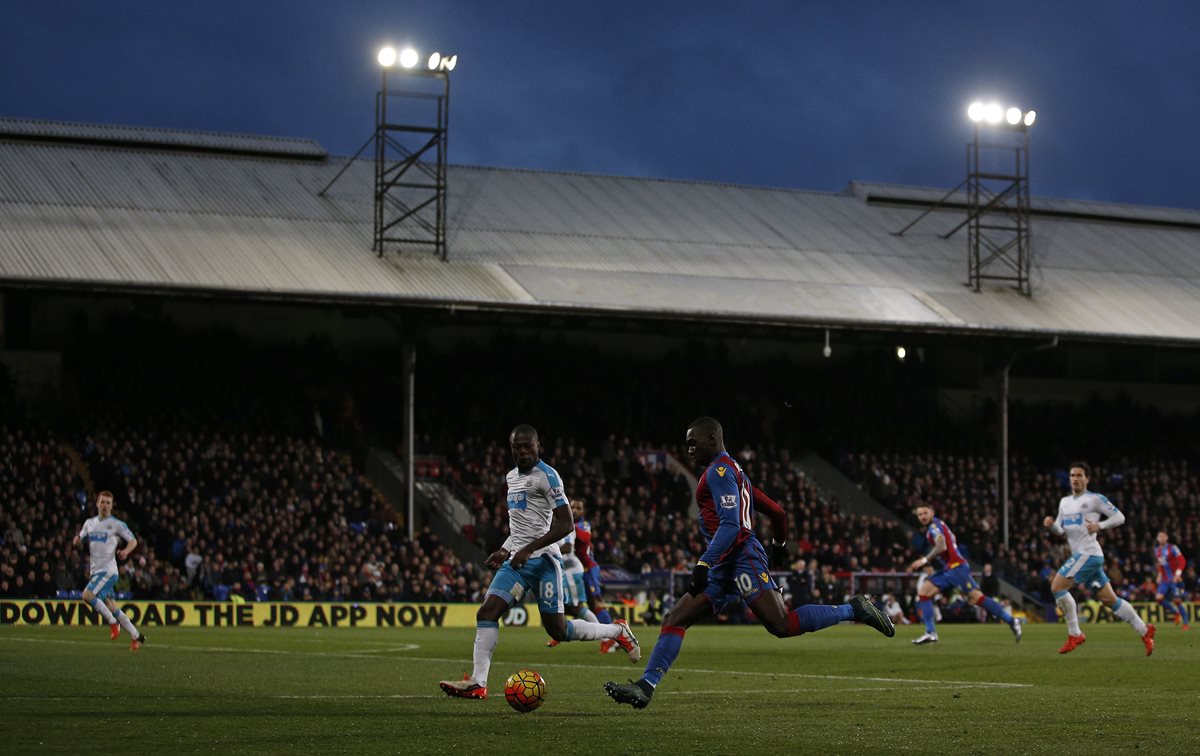 La Premier League actualmente cuenta con 20 clubes que luchan por el campeonato. (Foto Prensa Libre: AFP)