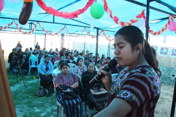 Un grupo de mujeres de tres municipios de Sololá participan en congreso sobre liderazgo comunitario.