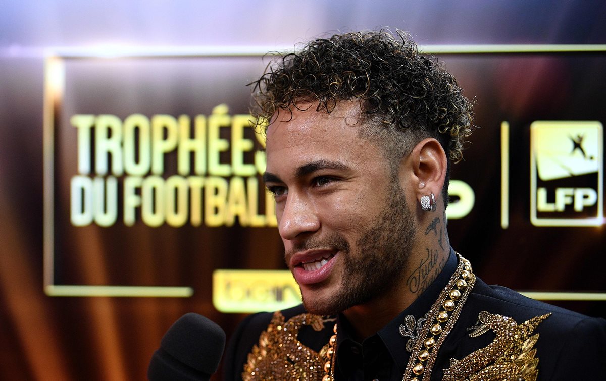 El futuro de Neymar es aún incierto y esta vez prefirió el silencio ante los micrófonos de la prensa. (Foto Prensa Libre: AFP)