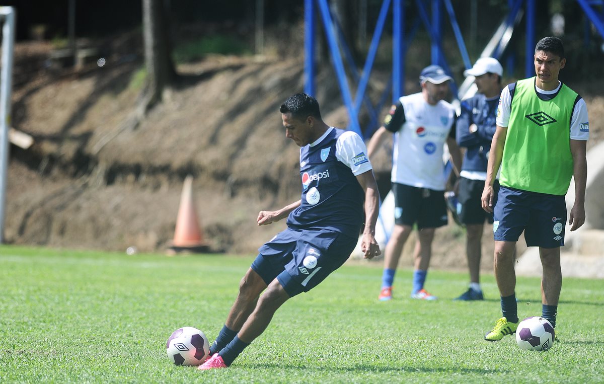 El delantero Gerson Tinoco está ansioso por estrenarse como goleador con el combinado patrio. (Foto Prensa Libre: Francisco Sánchez)