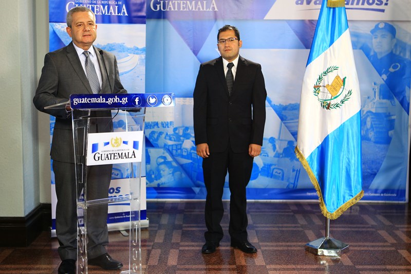 Ratifican a gobernador de Huehuetenango y juramentan al de San Marcos