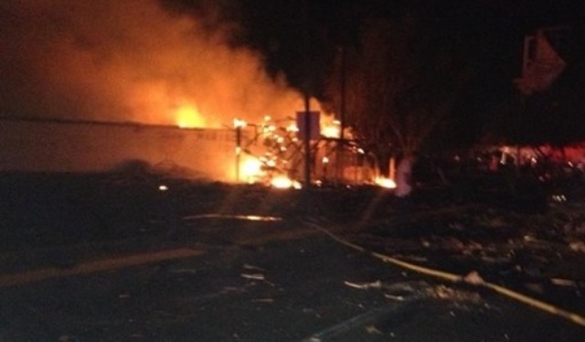 Cinco migrantes resultan heridos en una explosión de gas. (Foto Prensa Libre: AP)