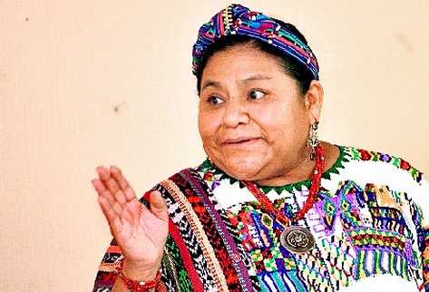 Rigoberta Menchú viajó a Colombia para apoyar la liberación de diez rehenes uniformados. (Foto Prensa Libre: Archivo)
