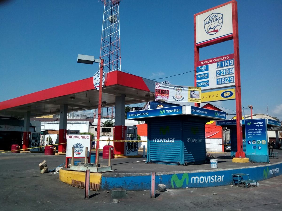 Estación de servicio en Mazatenango, Suchitepéquez, en donde habría ocurrido un derrame de combustible. (Foto Prensa Libre: Omar Méndez)