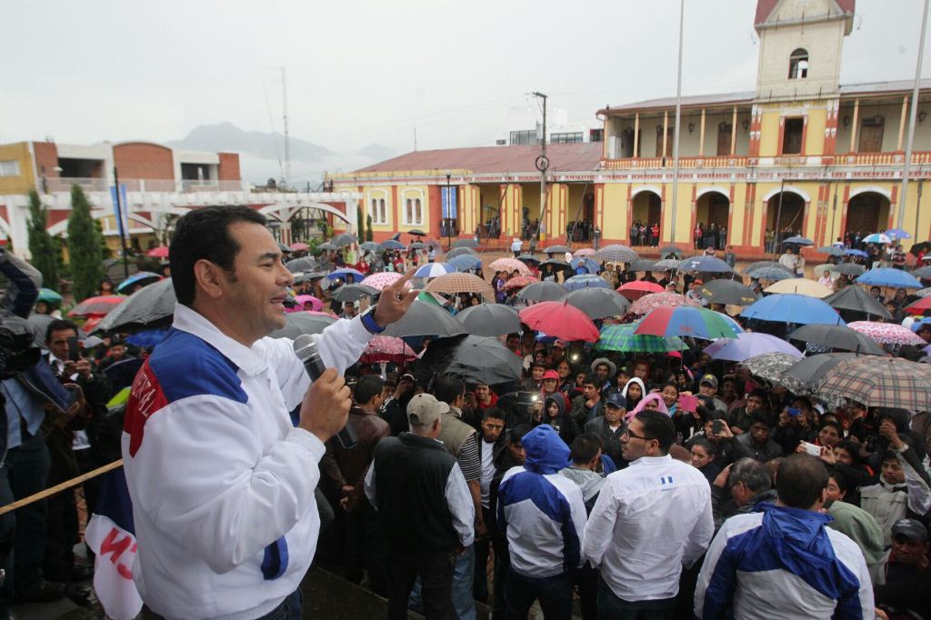 Jimmy Morales, durante su visita en San Marcos. (Foto Prensa Libre: Álvaro Interiano)