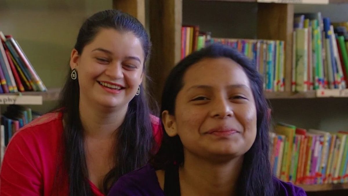 Los miembros del equipo de Honduras caminan todos los días por una montaña para ir a la escuela. FIRST GLOBAL