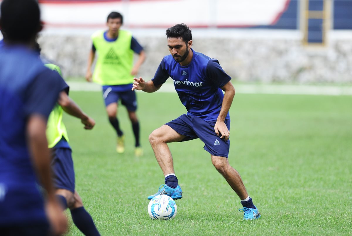 El mexicano Carlos Kamiani es una de las figuras de la Universidad. (Foto Prensa Libre: Hemeroteca PL)