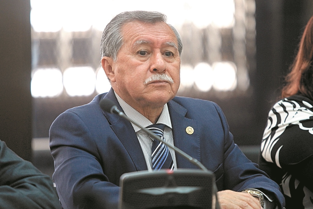 Édgar Ovalle, diputado de FCN Nación, ha evadido la justicia que lo señala por muerte de civiles en una base militar de Cobán. (Foto Prensa Libre: Hemeroteca PL)