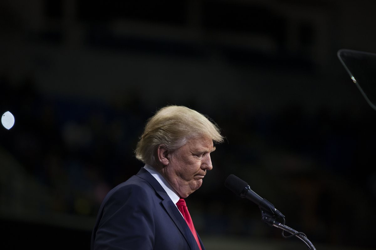 El republicano Donald Trump libra ahora una batalla desesperada. (Foto Prensa Libre: AFP).
