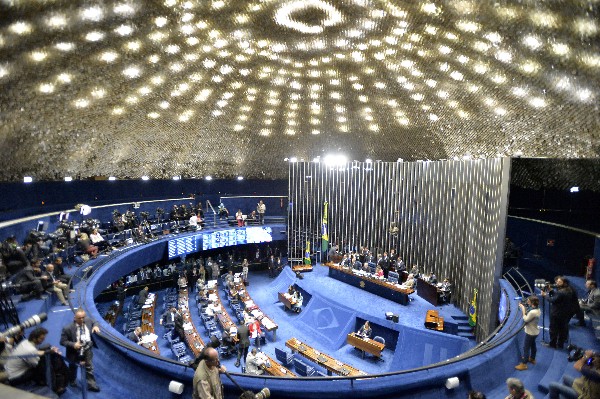 El Senado brasileño comienza la última sesión  en el juicio político contra Dilma Rousseff. (Foto Prensa Libre: EFE)