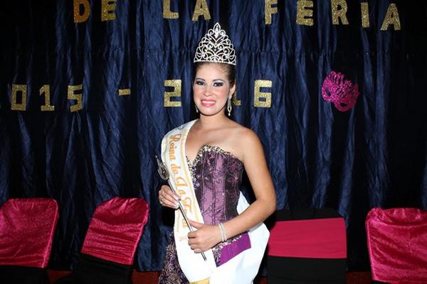Lisby Adriana Estrada Cifuentes fue electa Reina de la Feria de Santa  Cruz Muluá, Retalhuleu. (Foto Prensa Libre: Rolando Miranda)