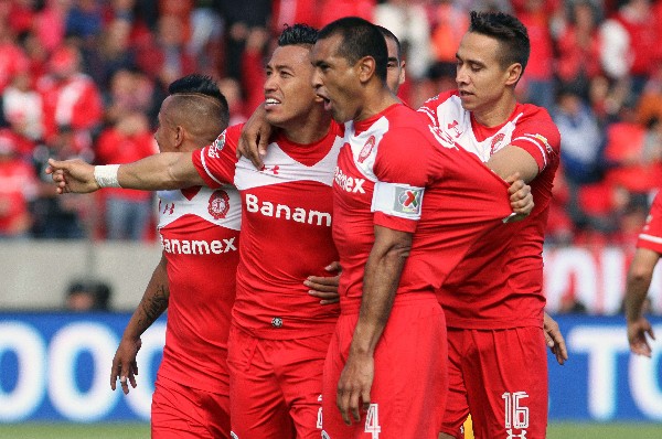 Así festejaron los jugadores de Toluca el triunfo agónico. (Foto Prensa Libre: AFP)