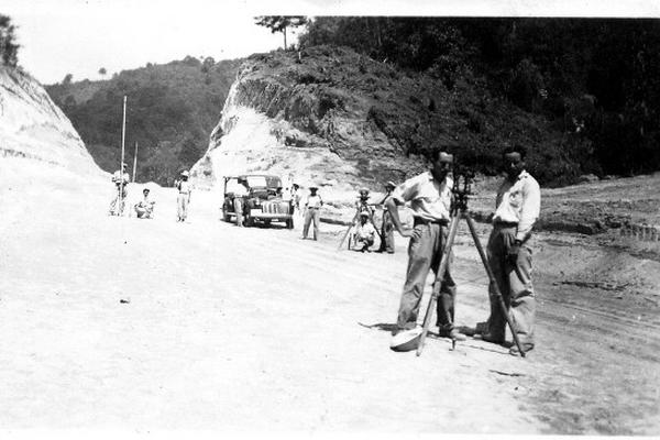 Foto de archivo del inicio de la construcción de la ruta a las Verapaces, en el tramo donde se encuentra  La Cumbre.